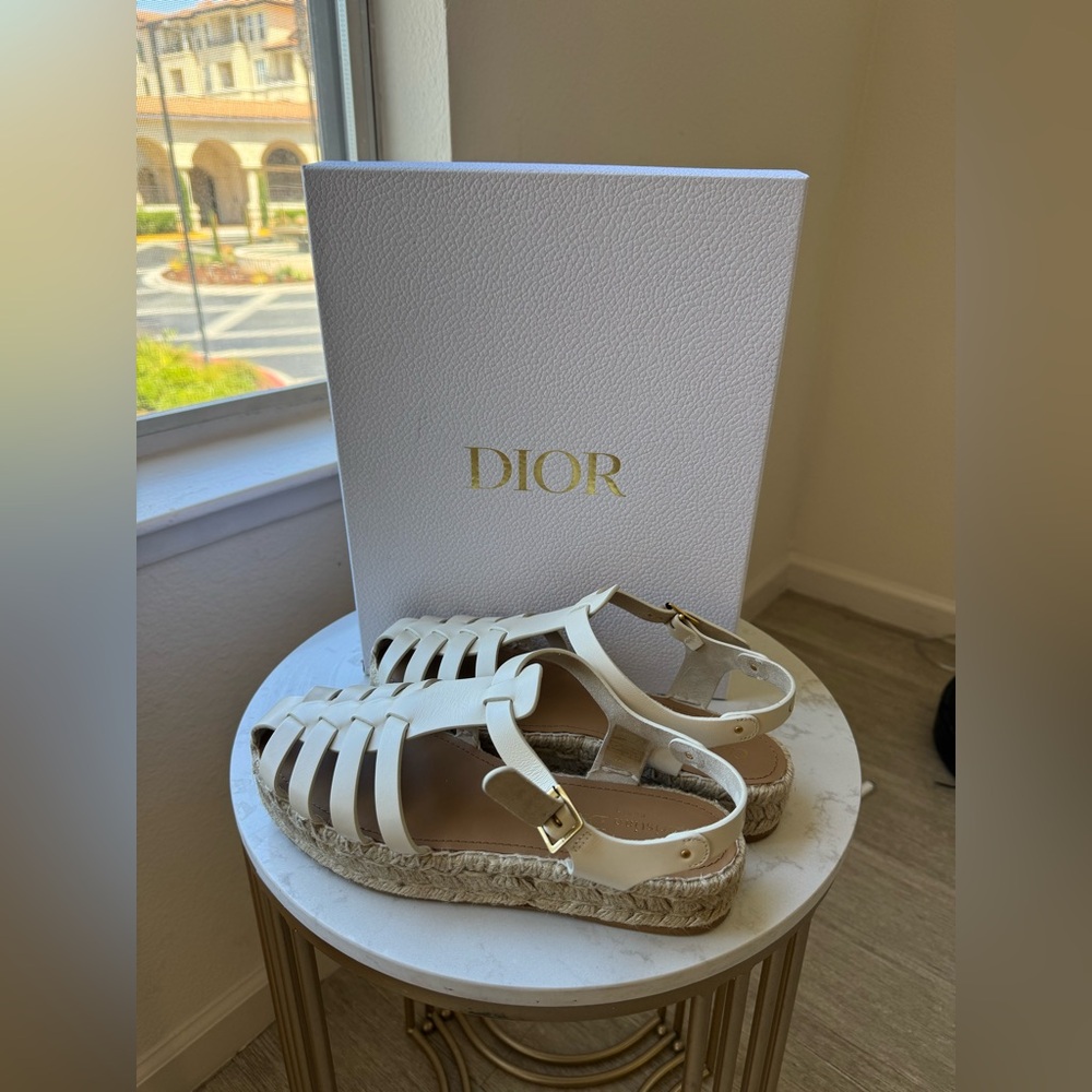 $990 Christian Dior Women's Marine espadrille sandals in White Size 39